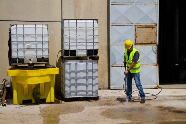 Pressure Cleaning Safety: What Miami Homeowners and Businesses Need to Know
