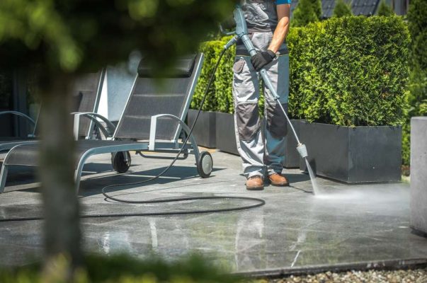 The Impact of Miami’s Climate on Your Outdoor Spaces: Pressure Cleaning to the Rescue!